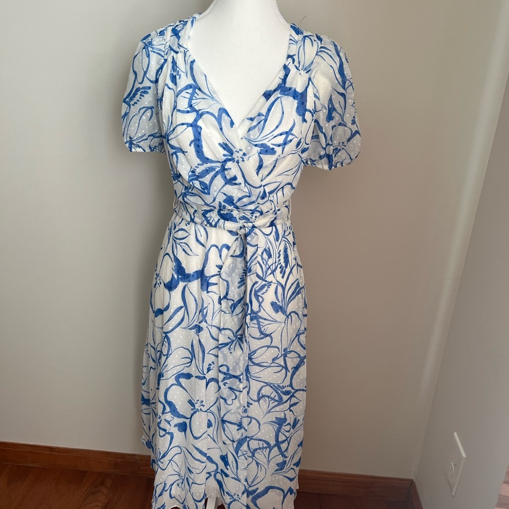 Beautiful dress.  Size 4. DKNY. White/Blue